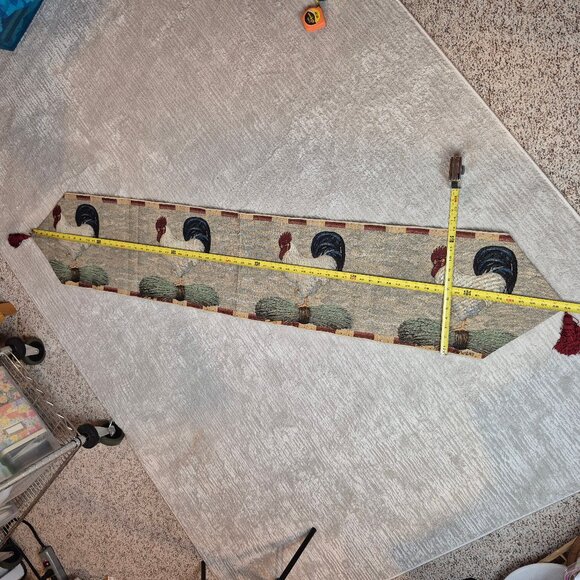 J Wiens Rooster Tapestry Tassel Table Runner & 4 Placemats - Picture 11 of 11